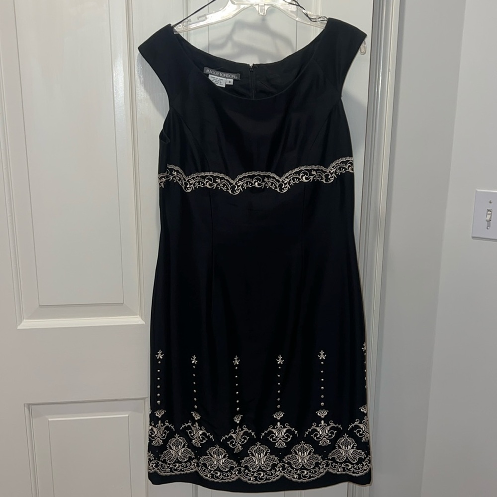 100% SILK. Maggie London: size 6: black embroidered cocktail dress